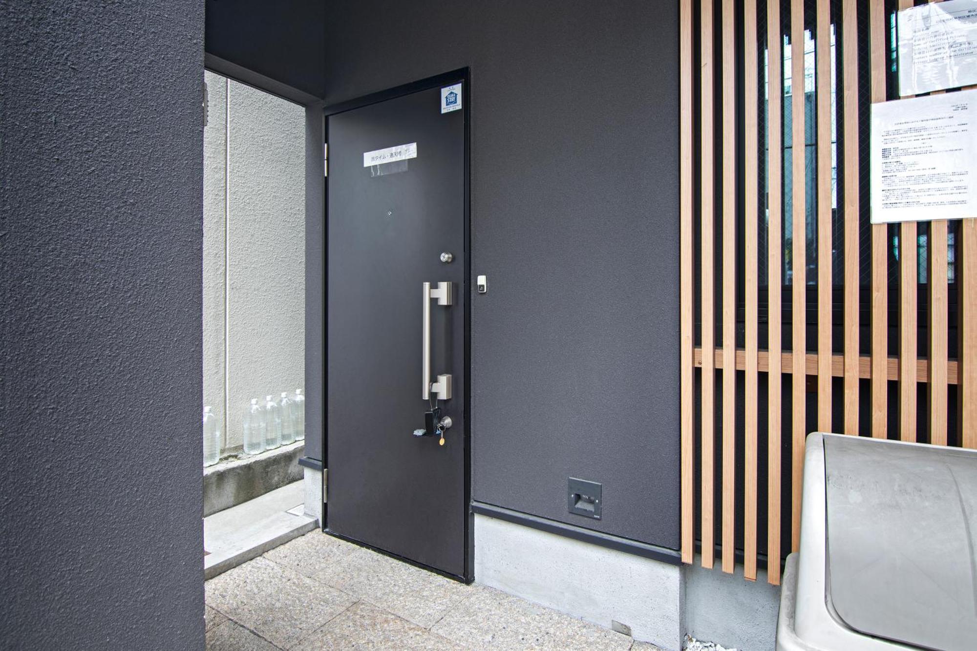Time通天閣1F Tsutenkaku Nihonbashi Villa Осака Екстериор снимка